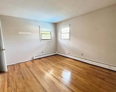 255 Brookside Court - Photo Thumbnail 5
