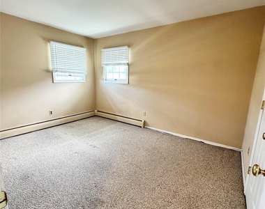 255 Brookside Court - Photo Thumbnail 6