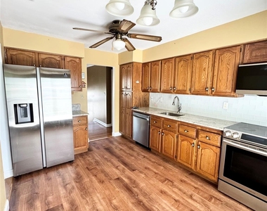 255 Brookside Court - Photo Thumbnail 3