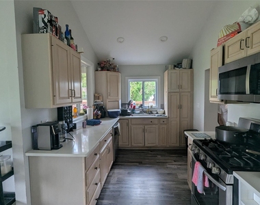 12 Union Avenue - Photo Thumbnail 3