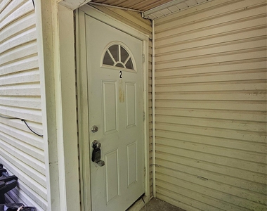 16 Monticello Street - Photo Thumbnail 9