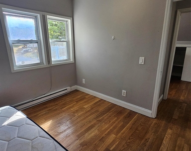 16 Monticello Street - Photo Thumbnail 4