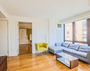 39-16 Prince Street - Photo Thumbnail 6