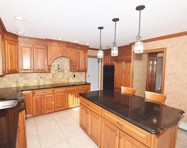 27 Jill Drive - Photo Thumbnail 8