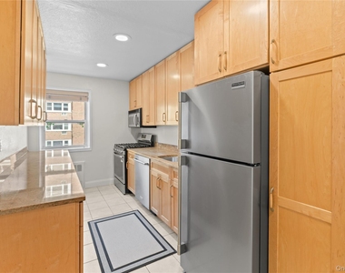 750 Shore Road - Photo Thumbnail 5