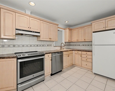568 Manville Road - Photo Thumbnail 11