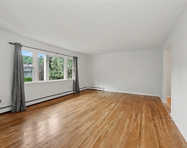 568 Manville Road - Photo Thumbnail 3
