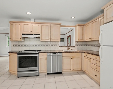 568 Manville Road - Photo Thumbnail 10