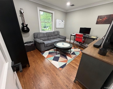 18 Amalia Lane - Photo Thumbnail 8