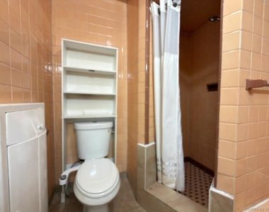 18 Bedford Avenue - Photo Thumbnail 12