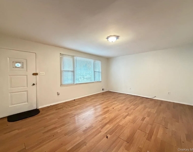 18 Bedford Avenue - Photo Thumbnail 1
