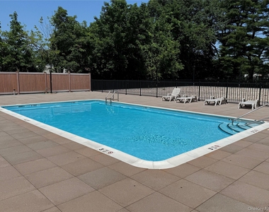 175 Maple Avenue - Photo Thumbnail 11
