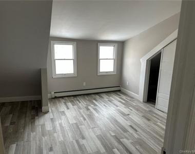 2 Hillside Road - Photo Thumbnail 9