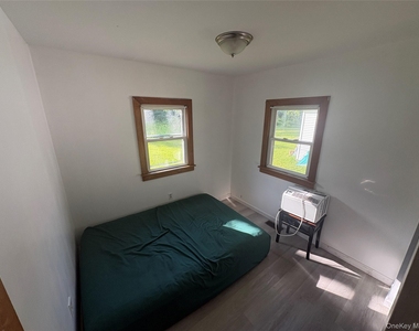 1 Royal Acres Drive - Photo Thumbnail 3