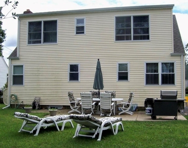 30 Audrey Avenue - Photo Thumbnail 2