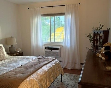 91 Richmond Boulevard - Photo Thumbnail 9