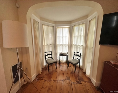 744 Main Street - Photo Thumbnail 14