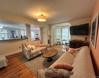 744 Main Street - Photo Thumbnail 11