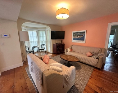 744 Main Street - Photo Thumbnail 12