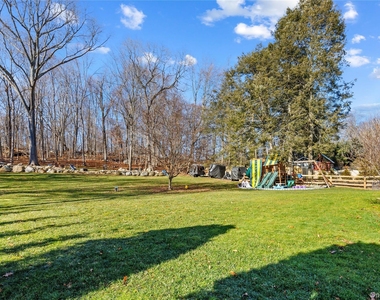 44 Oakridge Road - Photo Thumbnail 2