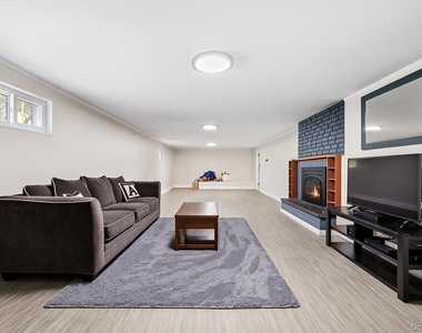 44 Oakridge Road - Photo Thumbnail 16