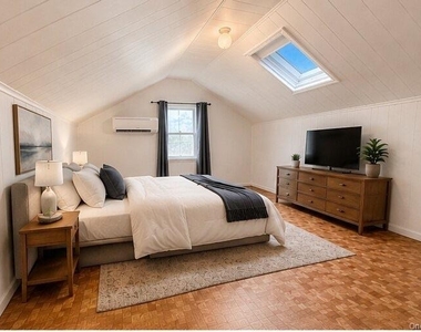 44 Oakridge Road - Photo Thumbnail 4