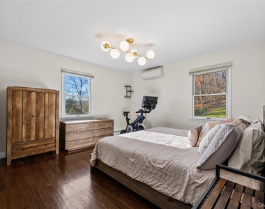 44 Oakridge Road - Photo Thumbnail 13