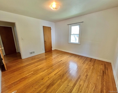 9 Ferndale Place - Photo Thumbnail 13