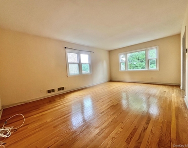 9 Ferndale Place - Photo Thumbnail 4