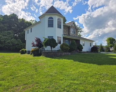 27 Red Schoolhouse Road - Photo Thumbnail 3