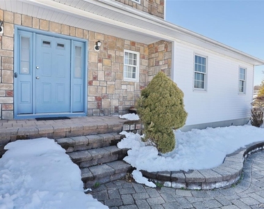 27 Red Schoolhouse Road - Photo Thumbnail 4