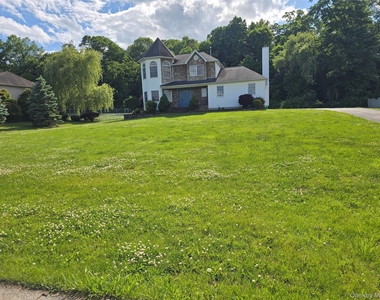 27 Red Schoolhouse Road - Photo Thumbnail 2