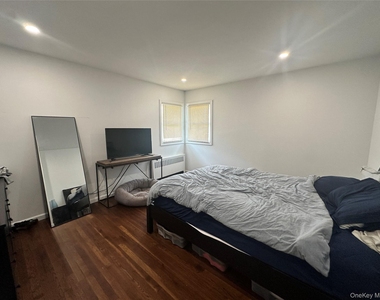 1741 Warren Place - Photo Thumbnail 7