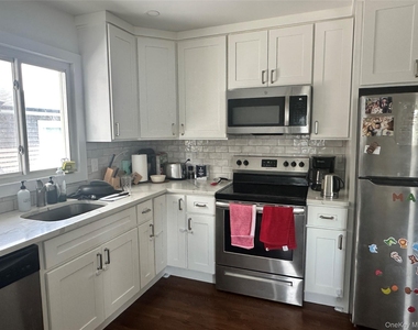 1741 Warren Place - Photo Thumbnail 3