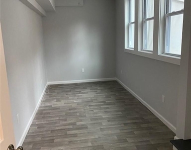 165/167 E Main Street - Photo Thumbnail 6