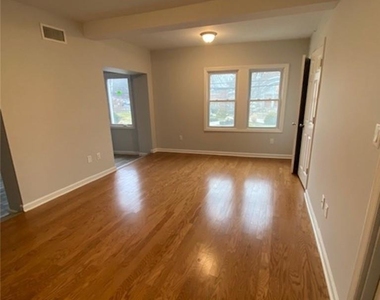 165/167 E Main Street - Photo Thumbnail 2