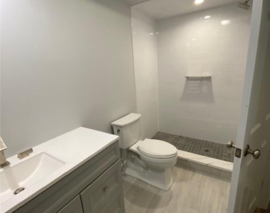 165/167 E Main Street - Photo Thumbnail 15