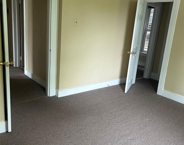 148 Clinton Street - Photo Thumbnail 4