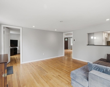 5 Adair Road - Photo Thumbnail 12