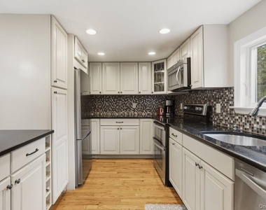 5 Adair Road - Photo Thumbnail 2