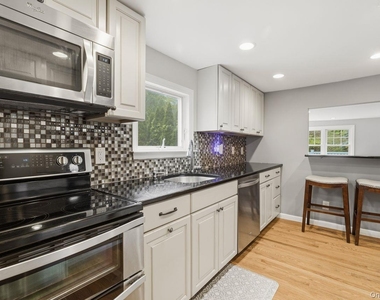 5 Adair Road - Photo Thumbnail 4