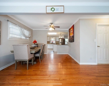 16 W Maltbie Avenue - Photo Thumbnail 4