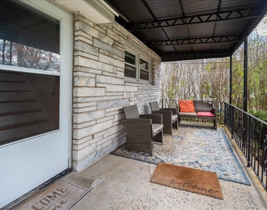 16 W Maltbie Avenue - Photo Thumbnail 1