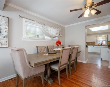16 W Maltbie Avenue - Photo Thumbnail 5