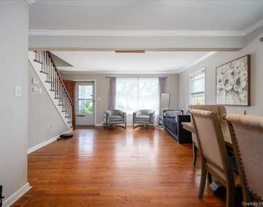 16 W Maltbie Avenue - Photo Thumbnail 3