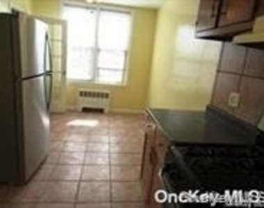 253-27 85 Road - Photo Thumbnail 4