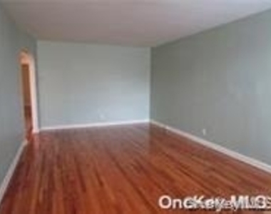 253-27 85 Road - Photo Thumbnail 10