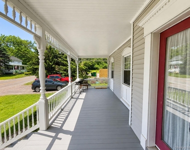 2 Broadway Avenue - Photo Thumbnail 14