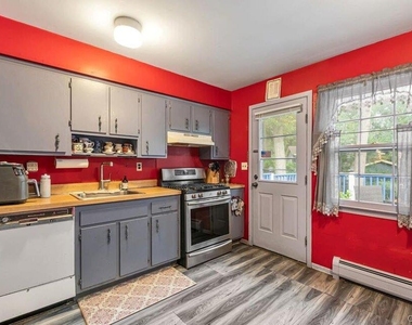 95 Hillside Avenue - Photo Thumbnail 6