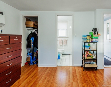 17 Mott Street - Photo Thumbnail 13